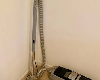 604 Electrolux Classic Vacuum 