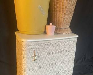 607 Vintage Home Goods 