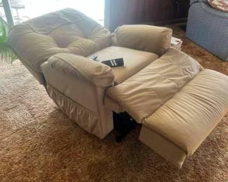  015 448 Medlift Power Recliner with Massage