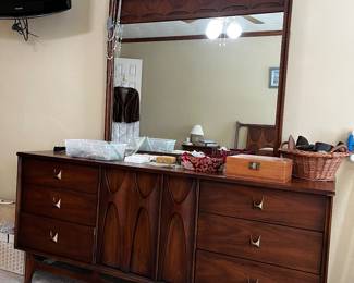 Vintage Mid Century Modern Broyhill Brasilia 9 Drawer Lowboy Dresser with Mirror