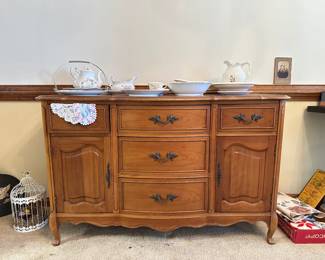 Vintage Bassett Versailles Maple French Provincial Style Buffet