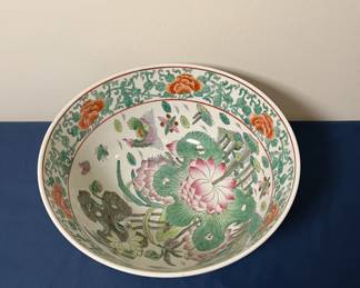 Large Chinese Famille Verte Porcelain Bowl