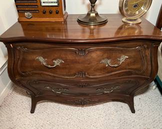 Henredon Folio 10, Country, French or Provincial Design "Bombe" Chest : 37" wide, 18" deep and 27.5" tall / Brass Hardware