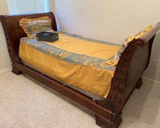Antique Empire Mahogany Sleigh Bed (Daybed)