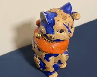 Japanese Maneki Neko, Kutani-yaki Porcelain Figurine