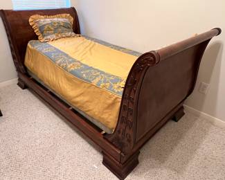 Antique Empire Mahogany Sleigh Bed (Daybed)