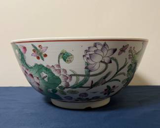 Large Chinese Famille Verte Porcelain Bowl