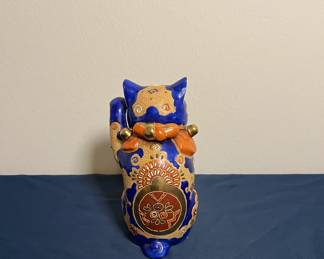 Japanese Maneki Neko, Kutani-yaki Porcelain Figurine