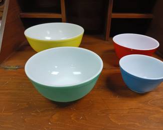 Pyrex mixing bowls $85
