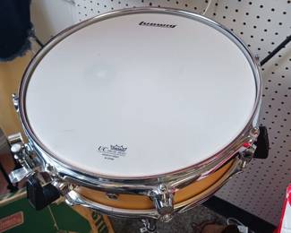 Ludwig snare drum with stand $80