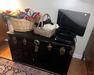 Large black trunk now $25!!! 