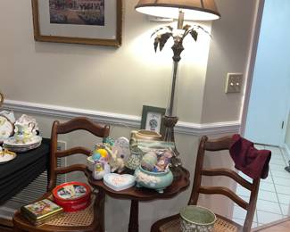 Small Scalloped edge table in center is sold 