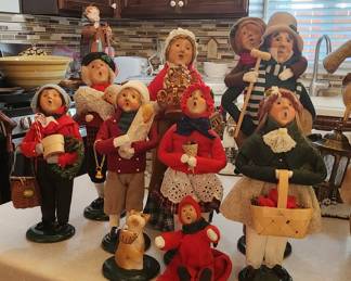 Byers' Choice Carolers