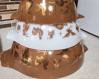 Vintage Mixing bowls 