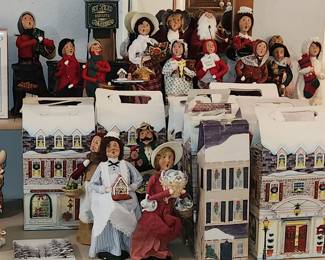 15 in box 38 dolls no box,  small accessories 