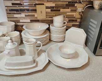 Dinnerware 