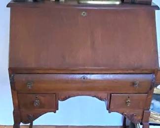 Very nice antique ladies slant top Desk