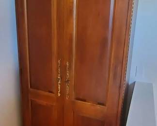 Wardrobe Chest