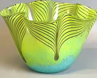 Peacock feather ruffle art glass bowl
