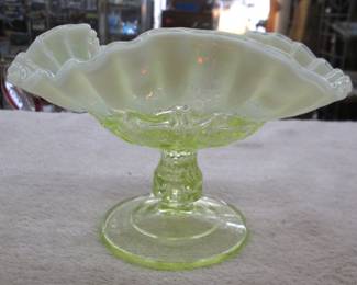 Yellow uranium piece