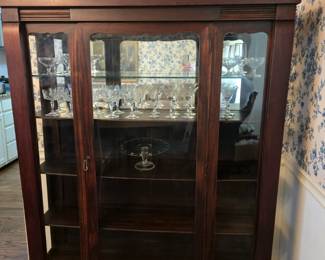 Lovely China/Display Cabinet.