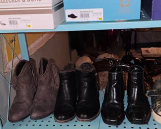 Ladies Shoes -Size 7