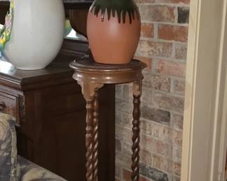 Twisted Leg Antique Mahogany Pedestal- Glazed Vase