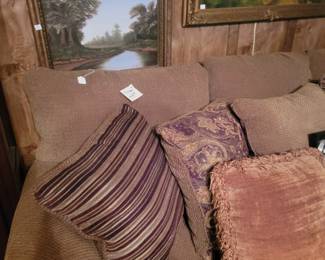 Beautiful sofa in good condition