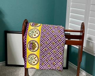 QUILT RACK, QUILTS