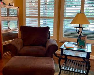 LA-Z-BOY CHAIR & OTTOMAN