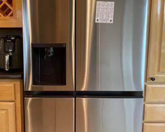 LG 27 CU FT INSTAVIEW REFRIGERATOR. MANUFACTURE DATE 04/2023