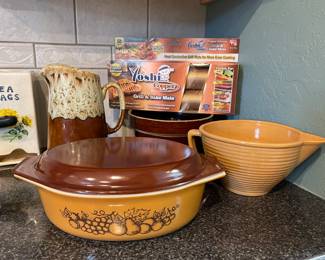 PYREX CASSEROLE, VINTAGE BROWN DRIP, CROCKS