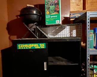 METAL SHELF, SMALL ANIMAL TRAP