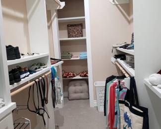 CLOSET WITH CLOTHES