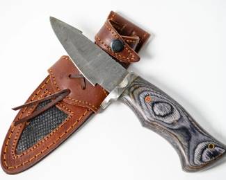 Lot || 103a - Handmade Damascus Steel Knife
