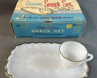 Lot 21 || Vintage Anchor Hocking 8pc Milk Glass Snack Set