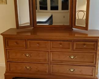 Lexington dresser 3-way mirror