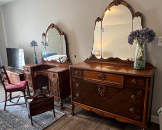 Antique Bedroom Furniture