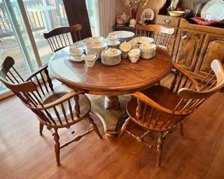 Oak Dining Table with Removable Leaf, Set of 4 Spindle Back Oak Dining Arm Chairs