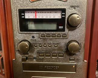Innovative Technology Record Player/CD/Cassette/AM/FM Radio
