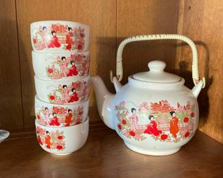 Japanese Tea Set with Geisha Design - 6 Piece Set