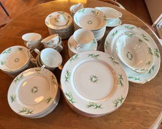Harmony House Fine China "Mandarin" Dinnerware Set