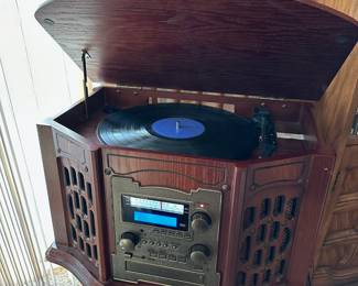 Innovative Technology Record Player/CD/Cassette/AM/FM Radio