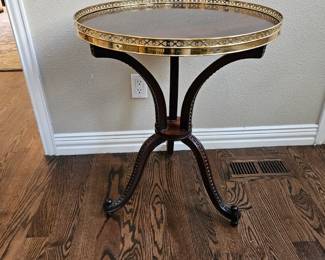 Round Tripod Pedestal Occasional Table by Hickory Chair Co. w/ Brass Filigree Edge & Burl Wood Top