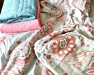 Serena & Lily Full/queen duvet and matching pillow shams
