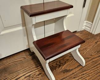 Small but Sturdy Step-Up Ladder for Children