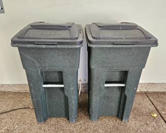 2 - 32 Gallon Trash Bins on wheels
