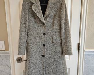Women's Banana Republic Lined Long Coat Size M - In Black & Gray Tweed