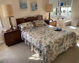 Mid-Century-Modern 5-piece Queen Bedset