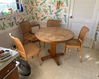 Kitchen Table w/ 4 Chairs ( one needs repair )
